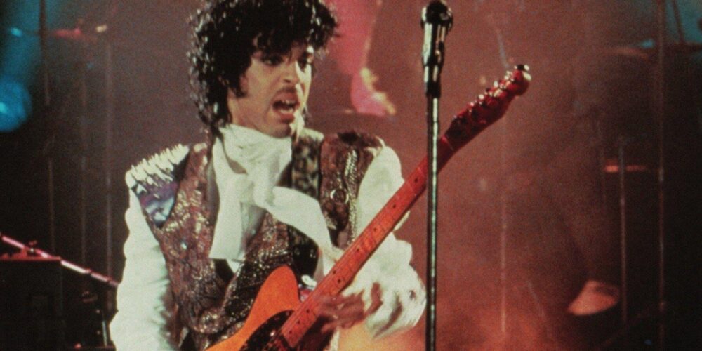 Paul McCartney ha rivelato l'esistenza di una cover inedita di Prince di un classico Beatles. E ora vorrebbe farla ascoltare al pubblico.