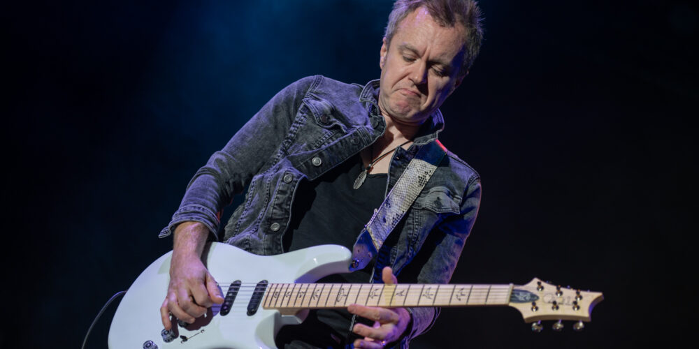Simon McBride, il nuovo album dei Deep Purple e una PRS senza truss rod: la teoria del chitarrista che potrebbe rivoluzionare la chitarra.