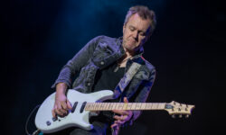 Simon McBride, il nuovo album dei Deep Purple e una PRS senza truss rod: la teoria del chitarrista che potrebbe rivoluzionare la chitarra.