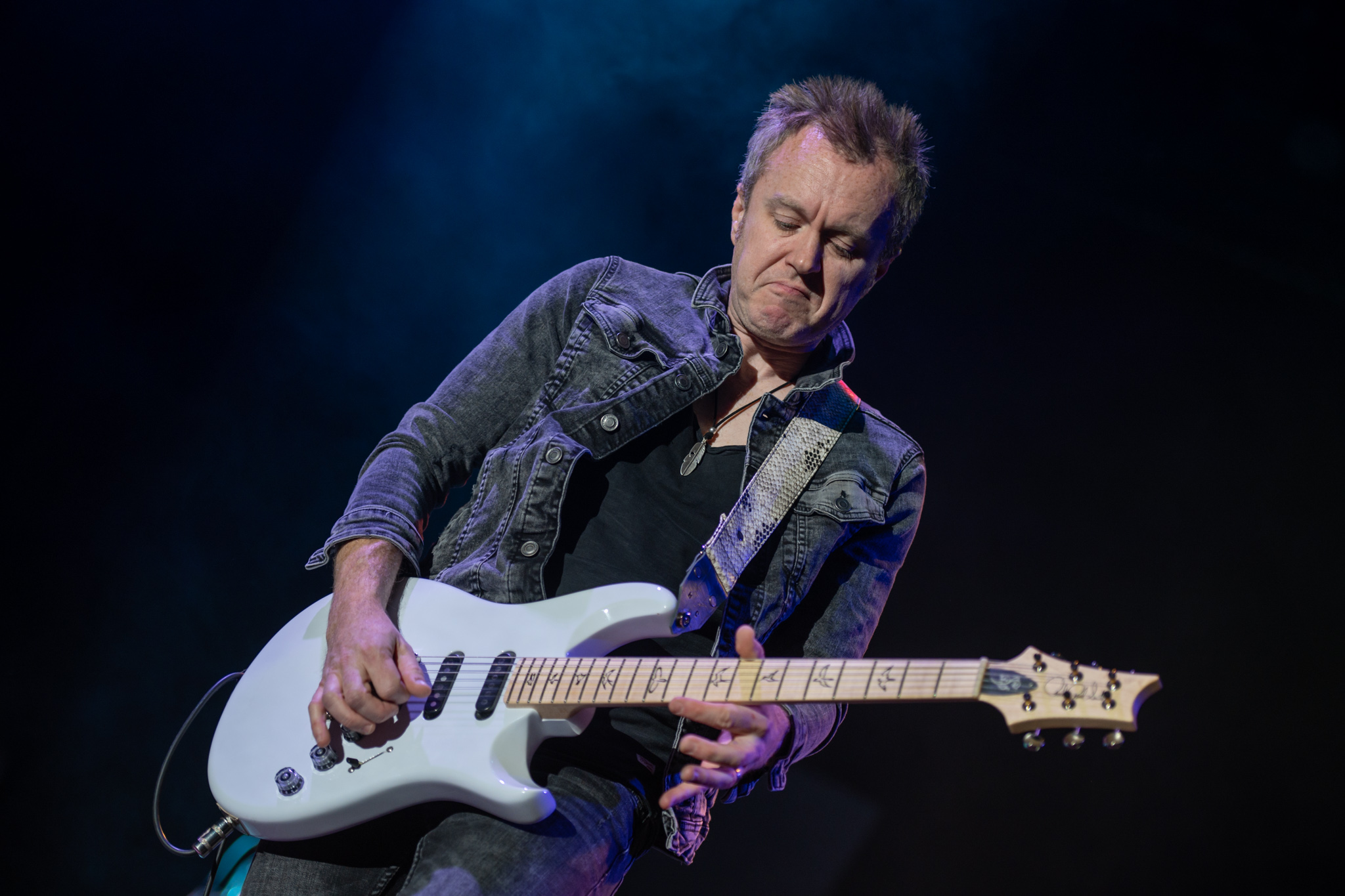 Simon McBride, il nuovo album dei Deep Purple e una PRS senza truss rod: la teoria del chitarrista che potrebbe rivoluzionare la chitarra.