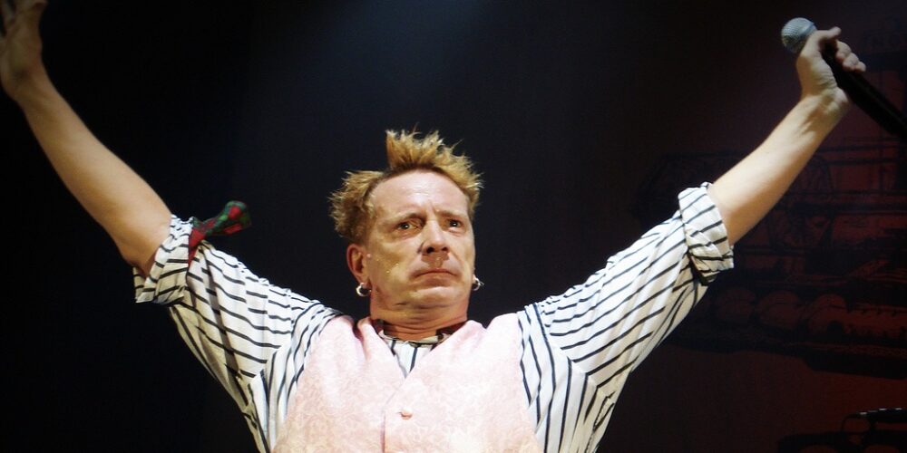 John Lydon torna a parlare dei Sex Pistols e spiega perché, dopo la causa del 2021, non immagina alcuna reunion.