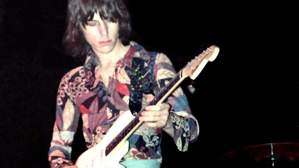 Un nuovo estratto racconta come Jeff Beck scoprì che i Rolling Stones volevano offrirgli un posto nella band.