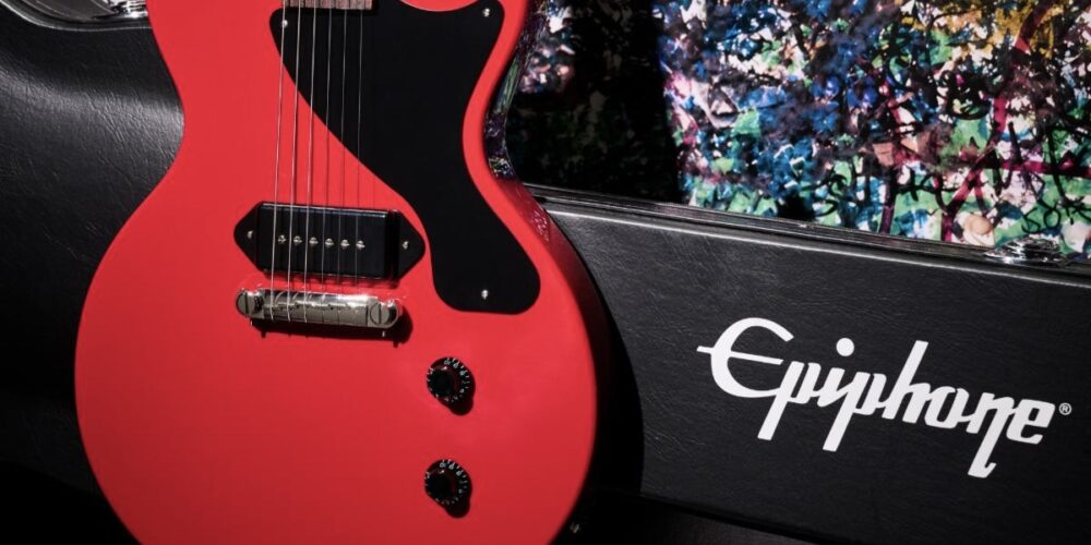 Epiphone presenta la nuova Billie Joe Armstrong Les Paul Junior Radiant Red, una Limited Edition che punta tutto su semplicità e attitudine.