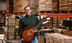 PRS Guitars ha nominato il primo CEO della sua storia. Ecco cosa farà Jack Higginbotham e quale sarà il ruolo di Paul Reed Smith.