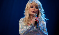 Si intitola My Place in History e fu registrata nel 2015. Dolly Parton voleva recuperarla, ma ormai resterà sigillata fino al 2046.
