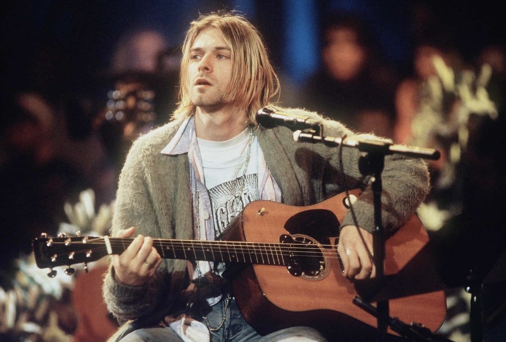 Una richiesta rimasta finora poco conosciuta riemerge in una lettera di Courtney Love e riaccende il dibattito sulla morte di Kurt Cobain.
