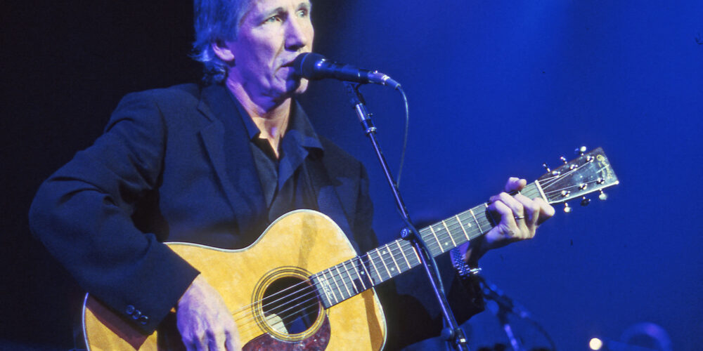 Roger Waters immortalato nel giugno 2000 sul palco dell’Universal Amphitheatre, Universal City, Los Angeles - © Alamy