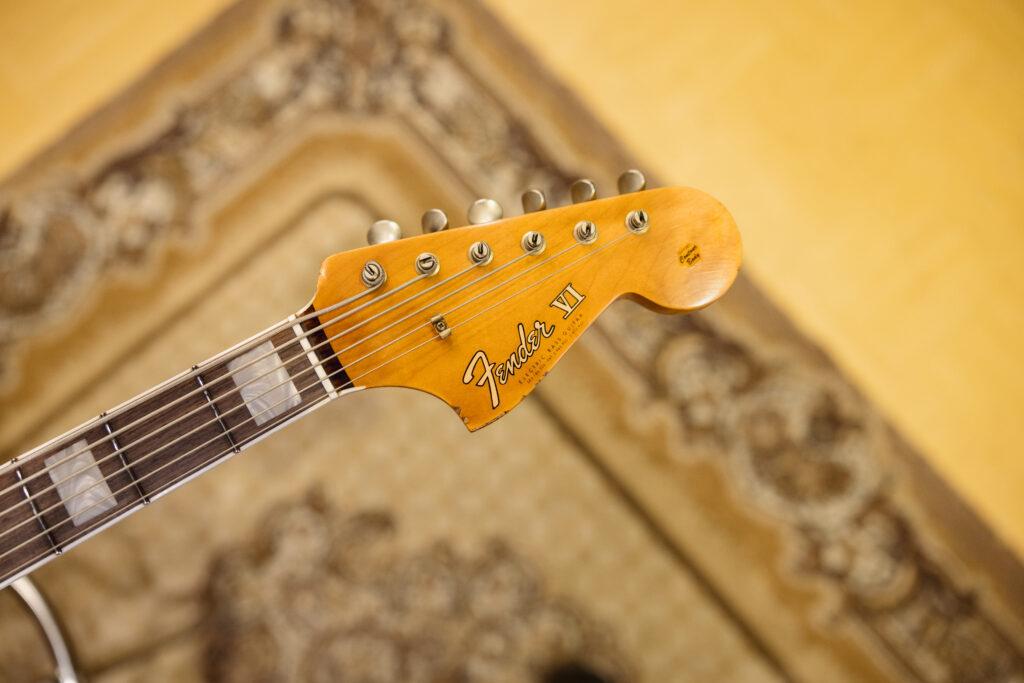Il Fender Bass VI di a George Harrison torna in una replica Custom Shop da 10k€, con soli 80 esemplari secondo le fonti specializzate.