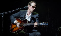 Dopo la 000 45 del 2024, Joe Bonamassa torna a collaborare con Martin per due nuove acustiche ispirate a una perla del 1937.
