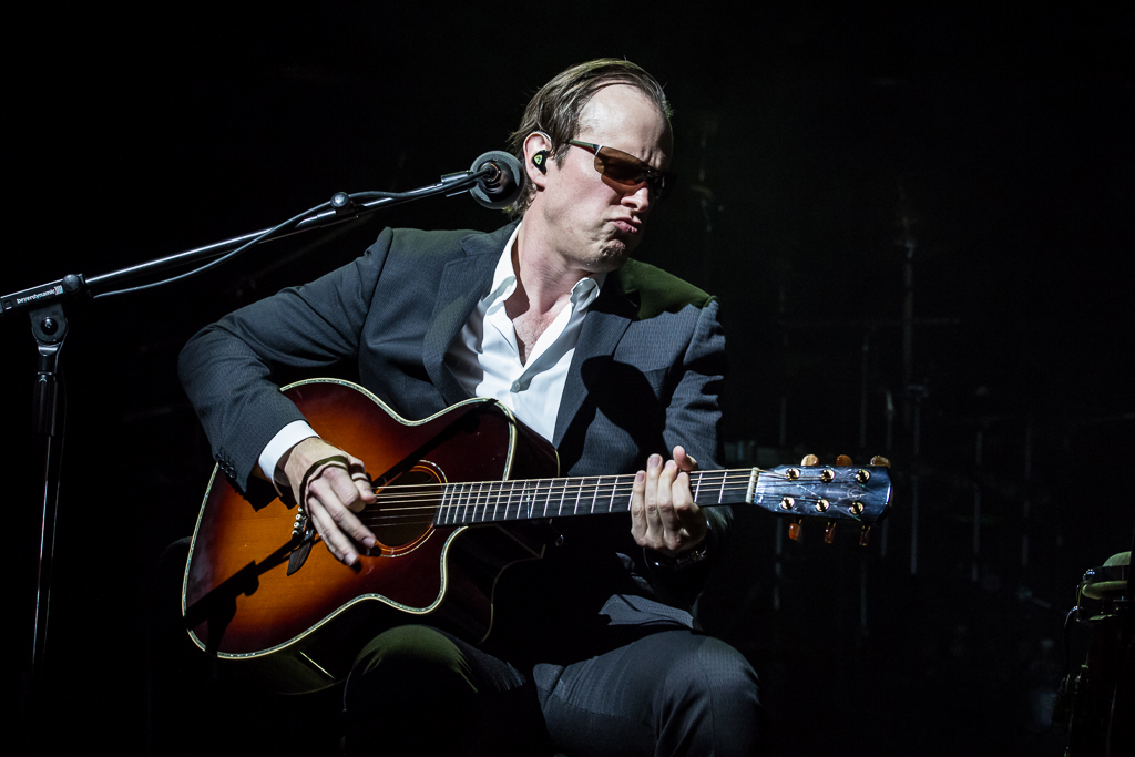 Dopo la 000 45 del 2024, Joe Bonamassa torna a collaborare con Martin per due nuove acustiche ispirate a una perla del 1937.