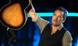 Bruce Springsteen ha spiegato perché il nuovo album già terminato dovrà aspettare: il secondo disco è più urgente.