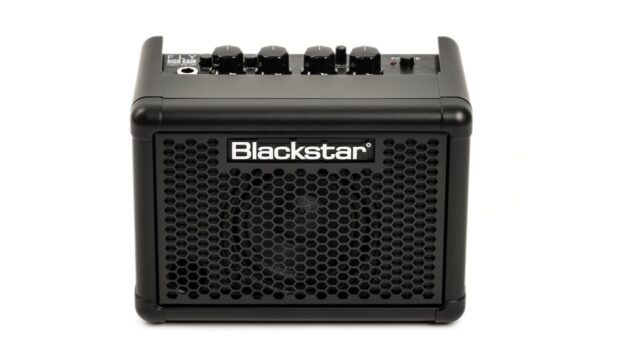 Recensione e prova del Blackstar FLY 3 High Gain – Suoni high gain per la scrivania?