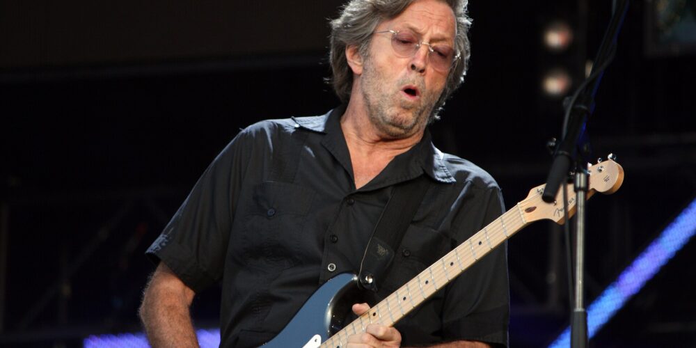 Eric Clapton mostra la Blind Faith Telecaster e le nuove Martin Crossroads 2026, raccontando Brownie, Blackie e Unplugged.