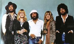 Un documentario ufficiale, il cinquantenario di Rumours e un rapporto ritrovato tra Buckingham e Nicks arriva Fleetwood Mac: The Chain.