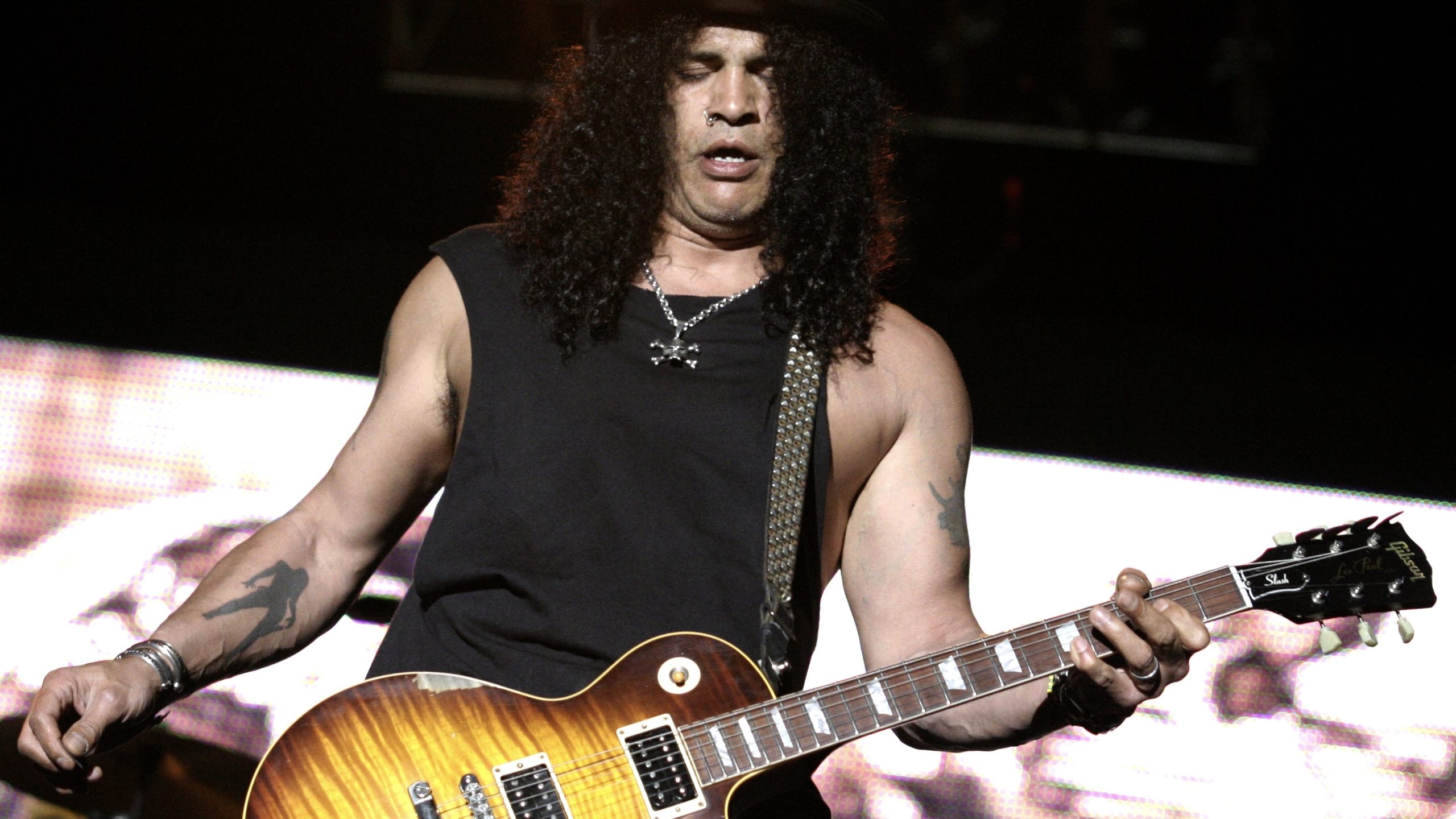 Slash ha ricevuto il Les Paul Spirit Award 2026 a Hollywood: le parole del chitarrista dei Guns n' Roses sul rapporto con Les Paul.