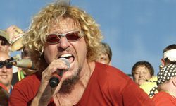 Un'esibizione degli AC/DC negli anni ’70 lasciò il segno su Sammy Hagar: il ricordo di Young, Scott e di non voler suonare dopo di loro.