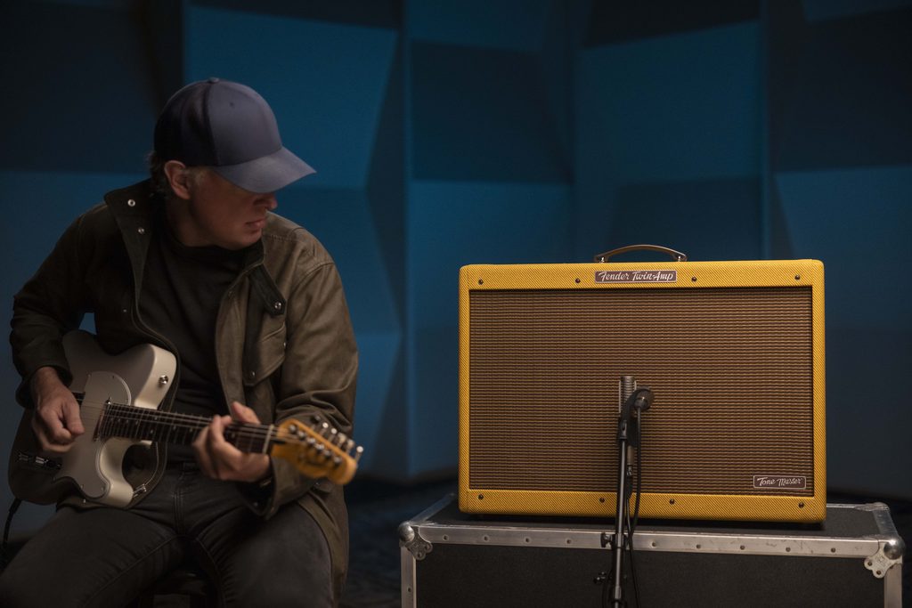 Joe Bonamassa firma il primo Fender Tone Master signature. Il nuovo ’59 Twin JB Edition porta il suono tweed vintage in digitale.