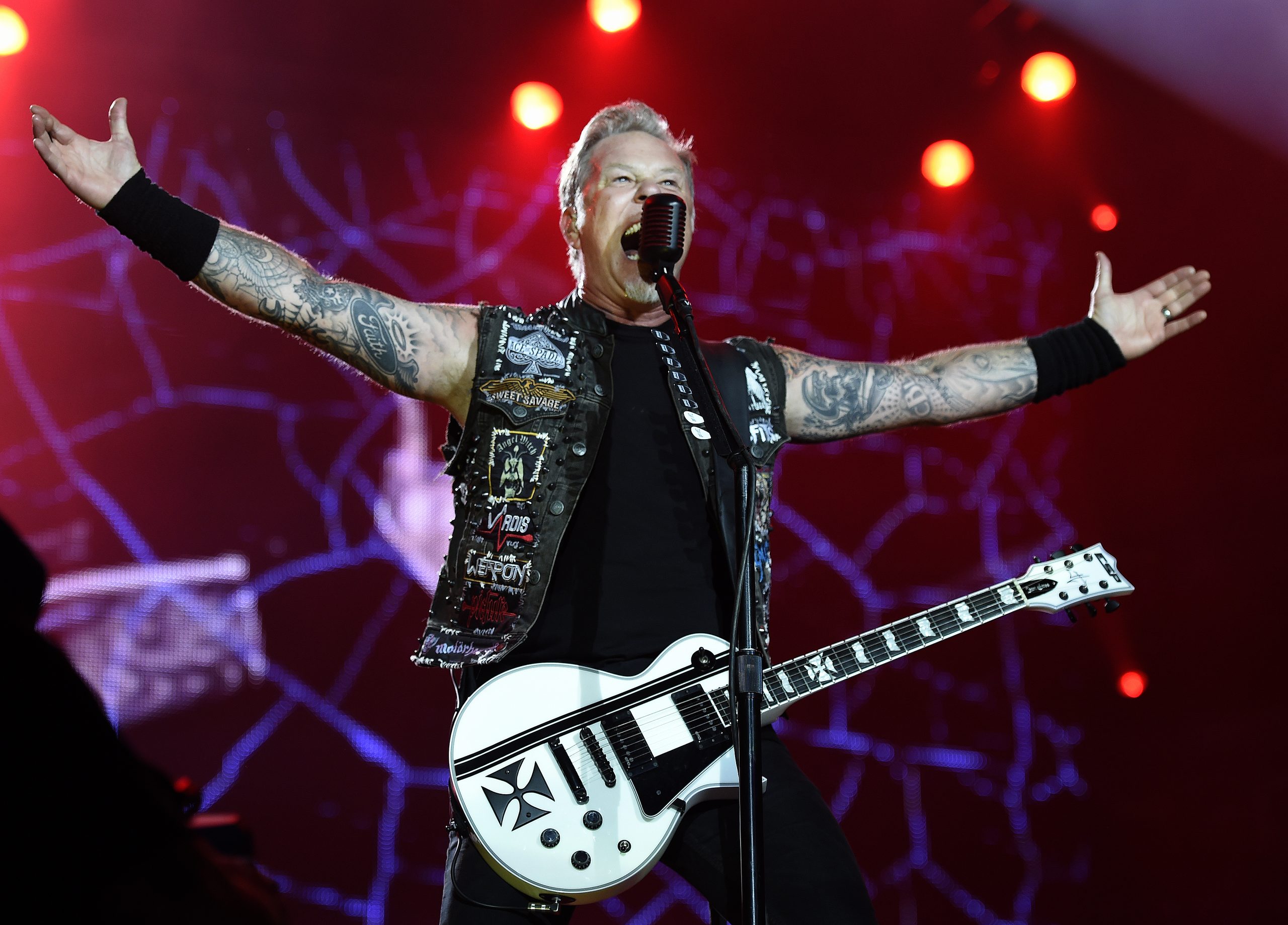 James Hetfield chiarisce il ruolo dei concerti dei Metallica: ecco la posizione della band su politica e sociale dal palco.