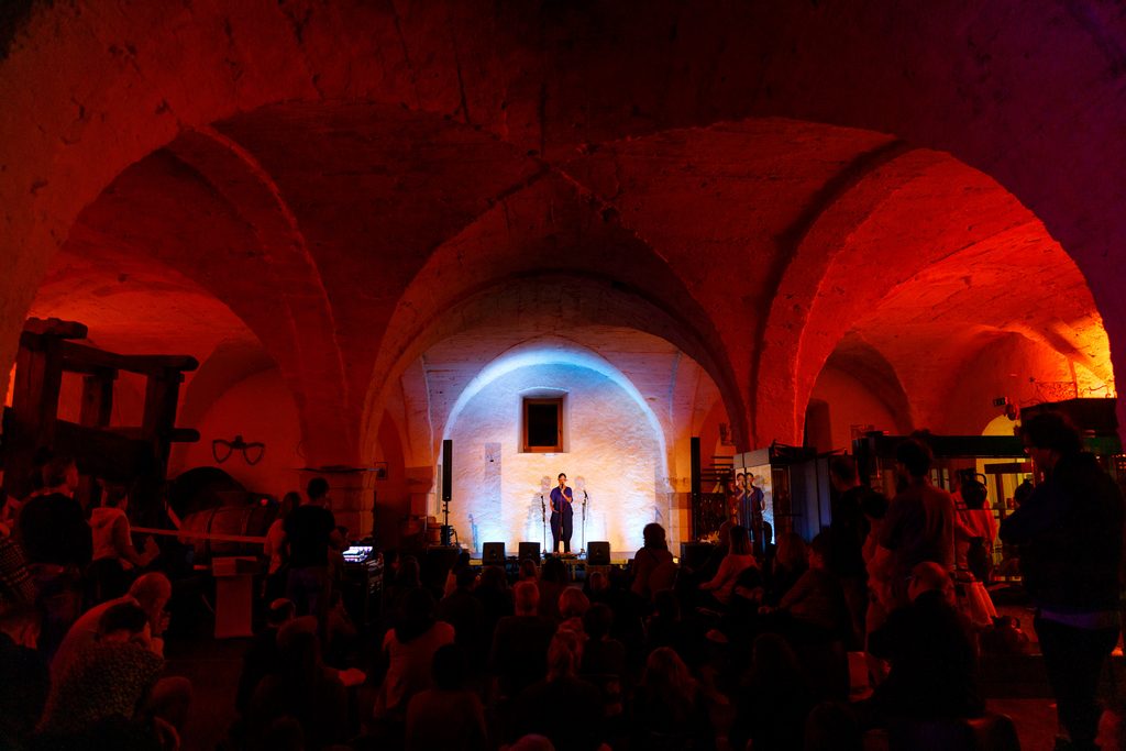 Kaltern Pop 2026 torna dal 29 al 31 ottobre con The Slow Show, Loney Dear e un lineup internazionale in location storiche dell'Alto Adige.
