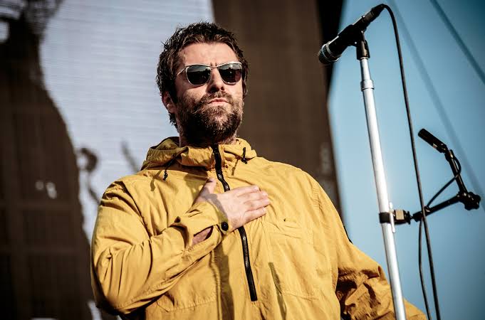 Liam Gallagher riaccende le speranze dei fan degli Oasis: dopo il tour 2027 potrebbe esserci spazio per un nuovo album.