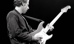 Snippet 1: Mark Knopfler ricorda l'unico brano dei Dire Straits che gli manca suonare dal vivo e il perché.